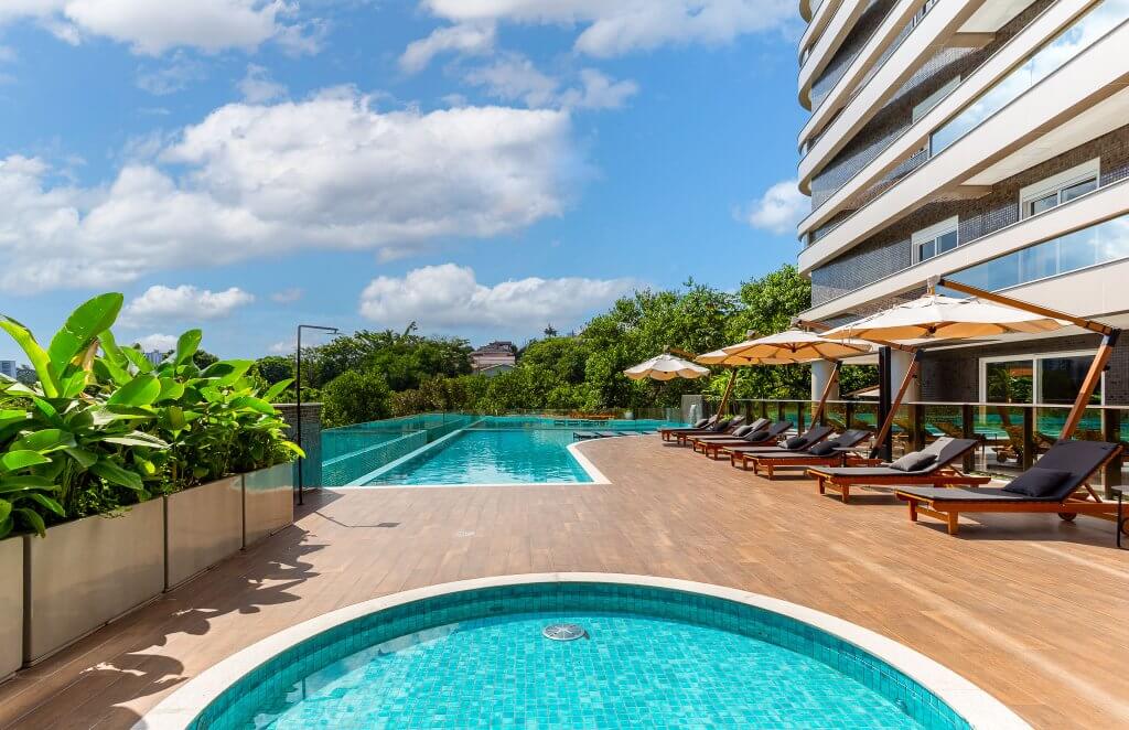 Piscina adulto e infantil do Monte Cristallo Residencial.