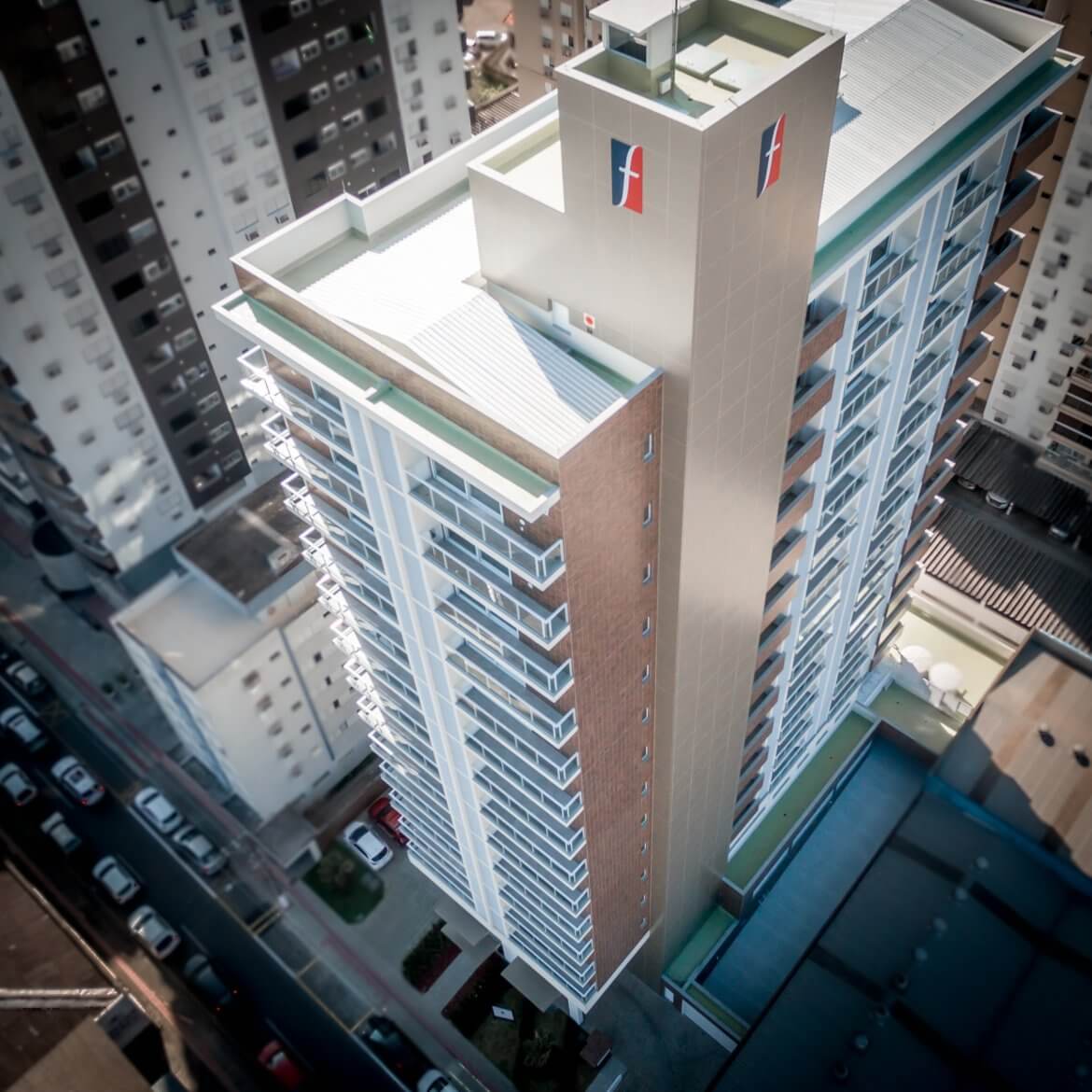 imagem aérea do Hub Smart Home, um empreendimento Fontana localizado no Centro de Criciúma, em Santa Catarina.